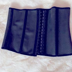 Wasit trainer size large